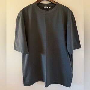 Uniqlo Men's Gray AlRism Cotton Oversized T-Shirt | Half-Sleeve